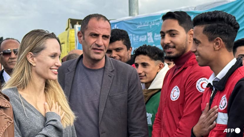 Angelina Jolie visits Egyptian side of Gaza's Rafah crossing