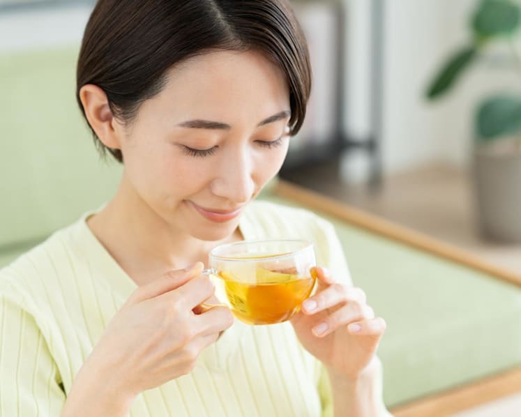 4 TCM teas that may help soothe haze-related cough, itchy eyes and runny nose