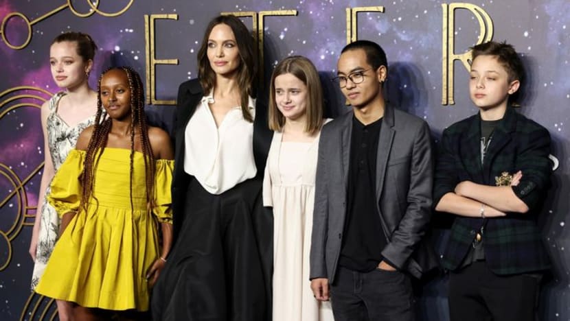 Putri Angelina Jolie dan Brad Pitt diam-diam debut di dunia K-pop