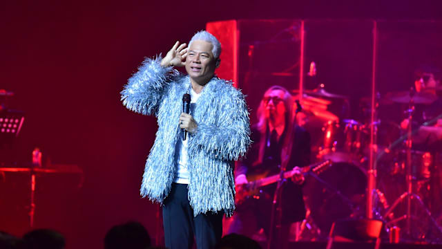 刘文正近况曝光！爱徒巫启贤开唱晒合照：别再找他了