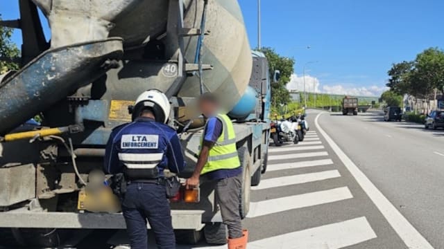 超过130辆违规重型车辆被取缔 过半涉超载问题