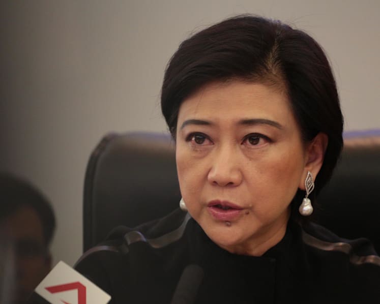 Singtel CEO takes 43% pay cut