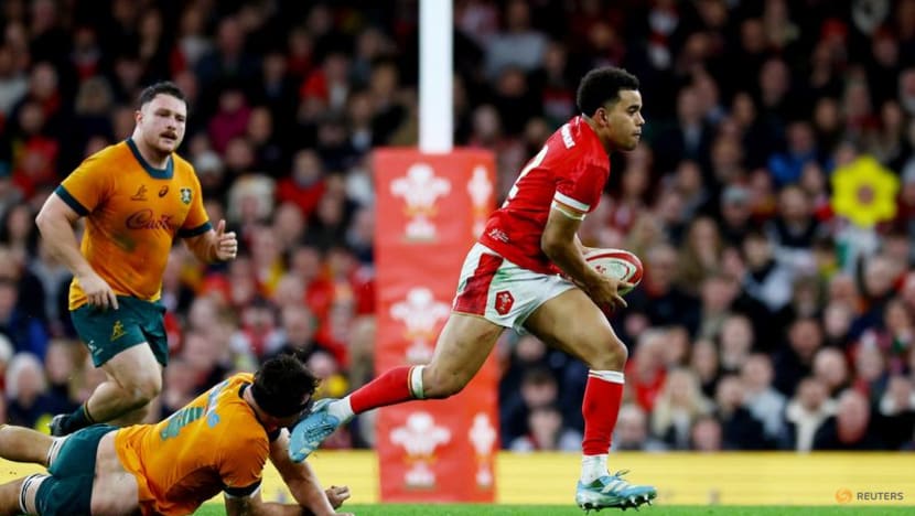 Trio return for Wales as Thomas picked at flyhalf for France test