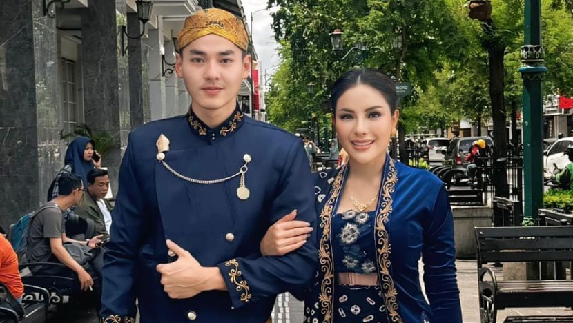 Masih berusia 24 tahun, Matthew Gilbert tak masalah jadi pacar Nikita Mirzani