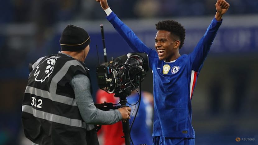 Chelsea condemn Liverpool to third successive defeat