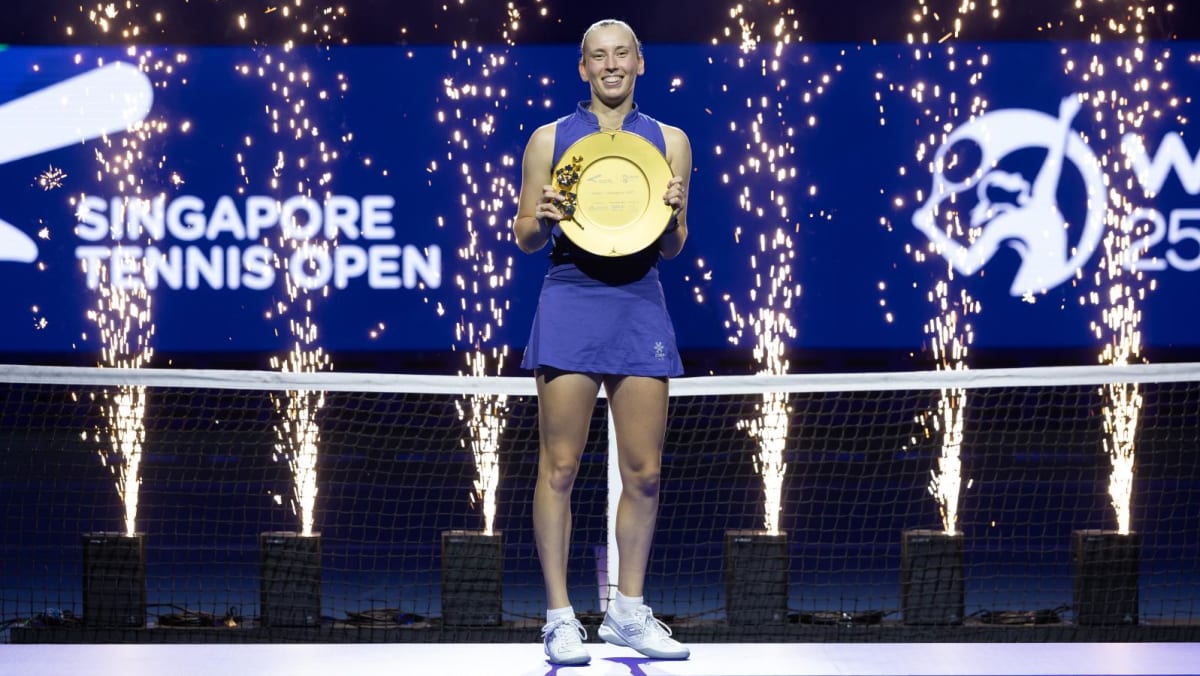 Mertens downs Li to win Singapore Tennis Open