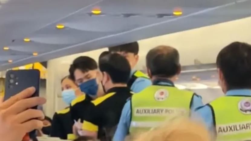 Pendaratan pesawat Scoot dilengahkan selepas penumpang enggan guna tali pinggang keledar