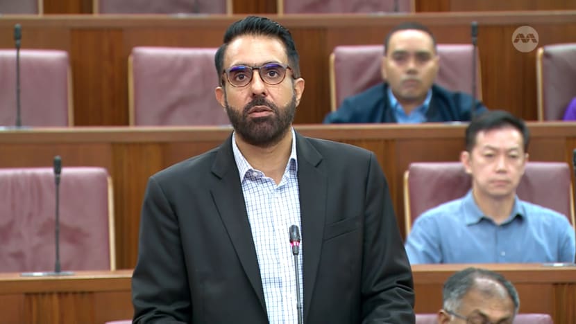 Pritam Singh calls for interest-free SkillsFuture loans to help workers undergoing training Pritam Singh calls for interest-free SkillsFuture loans to help workers undergoing training