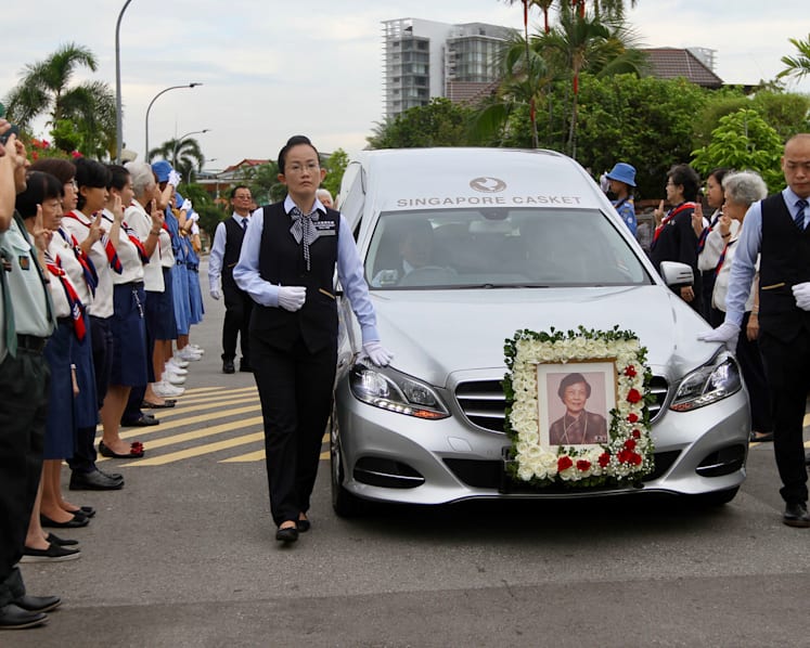 Family and friends turn up to pay last respects to Mrs Wee Kim Wee