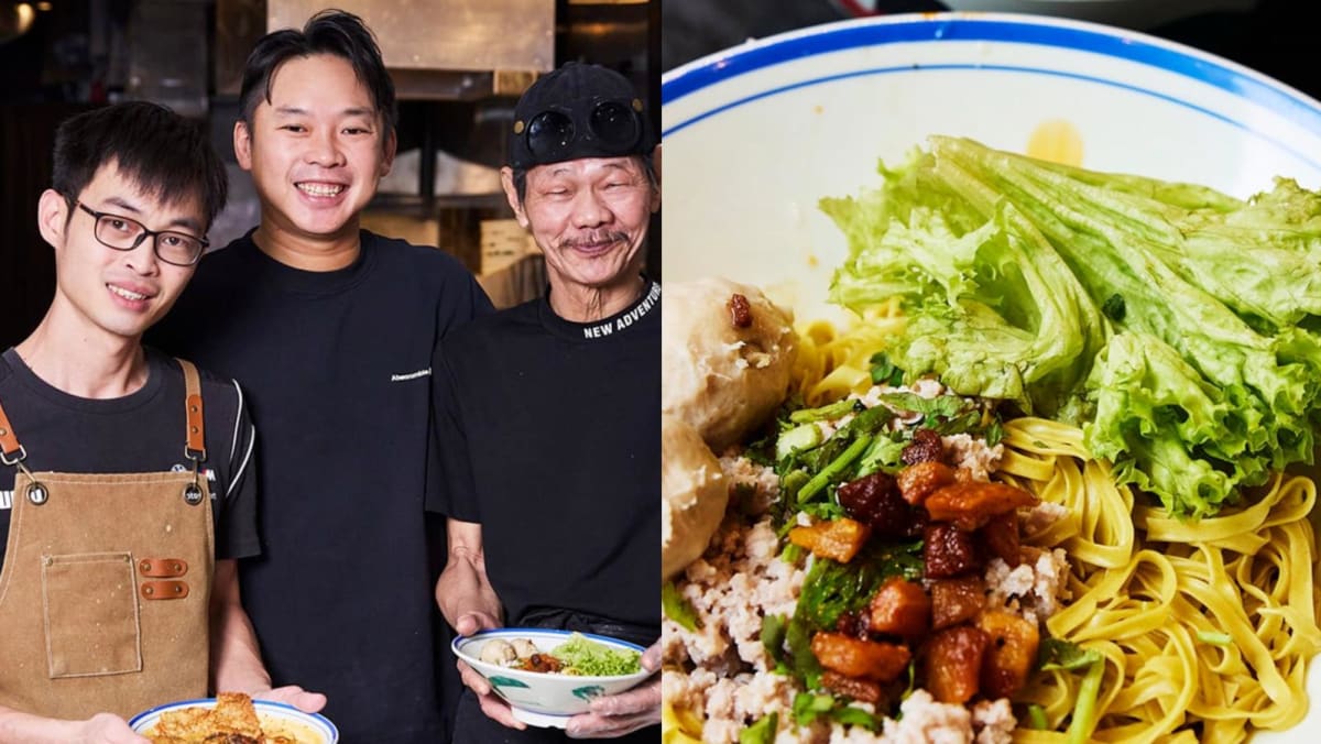 This new bak chor mee supper spot at Orchard Plaza sees long queues even at 4am
