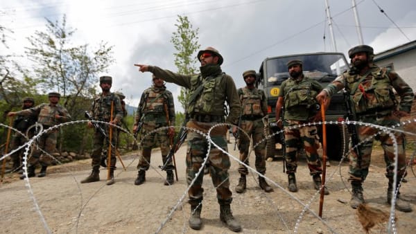 India asks IMF to review loans to Pakistan, Indian government source says - Channel News Asia (Picture 2)
