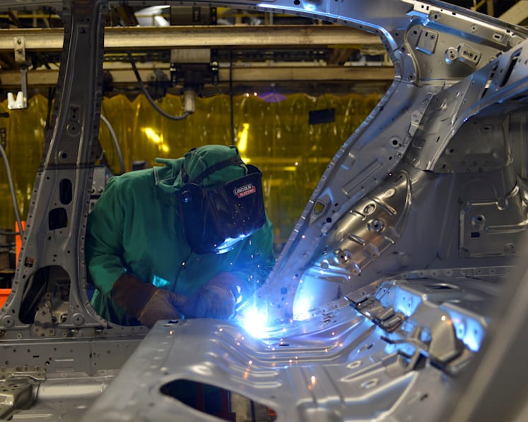 6,370 job openings available in manufacturing sector, double from August: MOM
