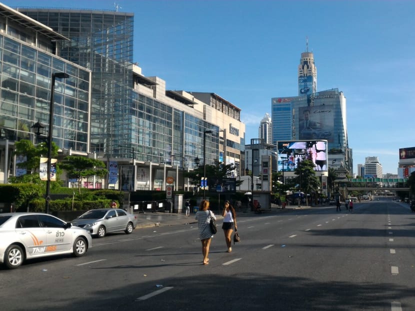 Bomb blast rocks major Bangkok intersection, casualties reported