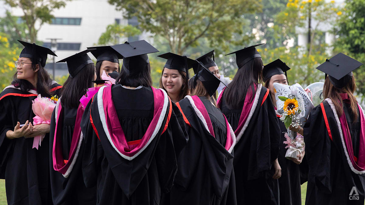 Fewer fresh graduates found work within 6 months in 2025; median salary held steady at S,500: Survey
