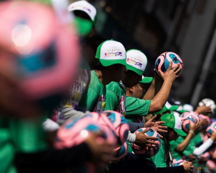 Mexico breaks Guinness World Record for largest soccer class ahead of World Cup