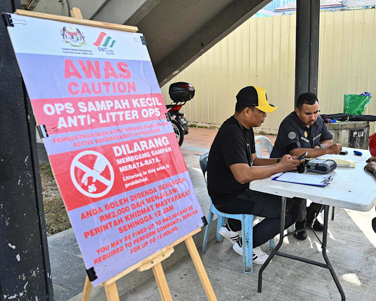 28 foreign litterbugs nabbed in Johor since Jan 1; immigration department to take action against those who miss court dates