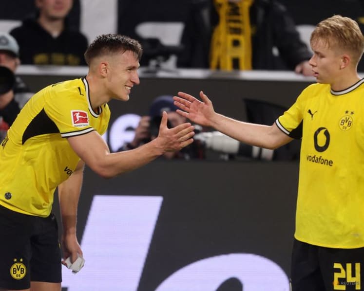 Fullkrug haunts former side as Bremen battle for 2-2 draw at Dortmund