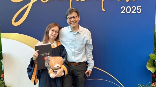 活到老学到老 65岁乐龄毕业生获颁专业文凭