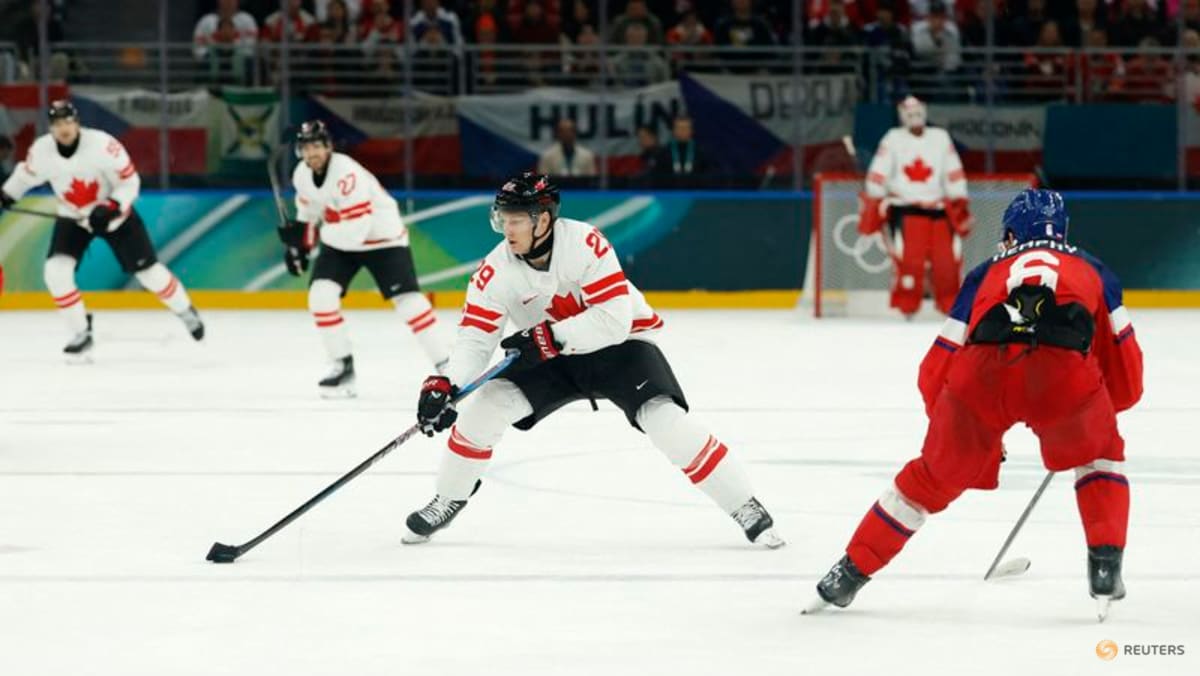 Ice hockey-Canada shut out Czech team in master class men's opener