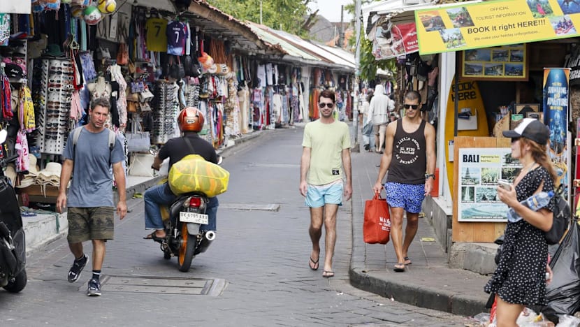 Mulai 2026, Bali saring turis asing dengan cek saldo tabungan