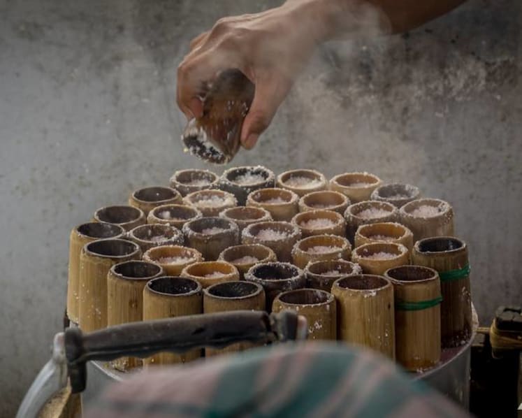 Dying trade: Traditional snack sellers in Jakarta grapple with dwindling demand, modern tastes