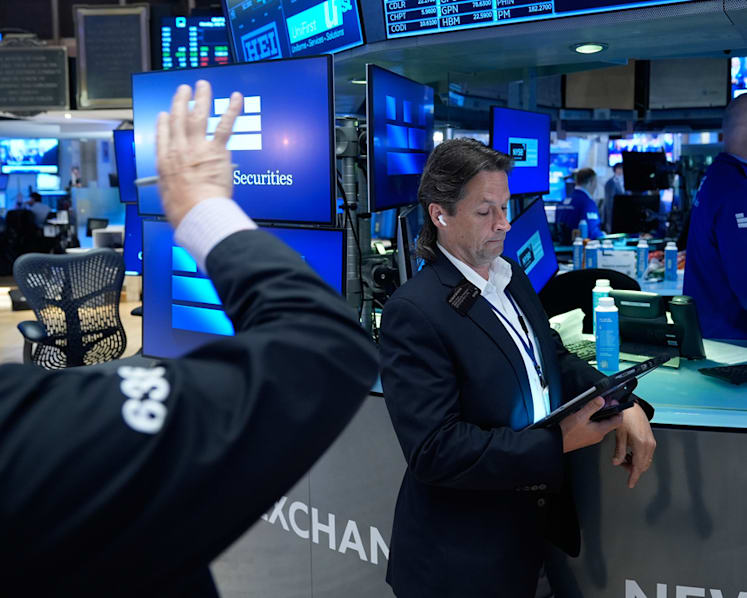 NASDAQ rebounds as cooling US inflation weighs on dollar     