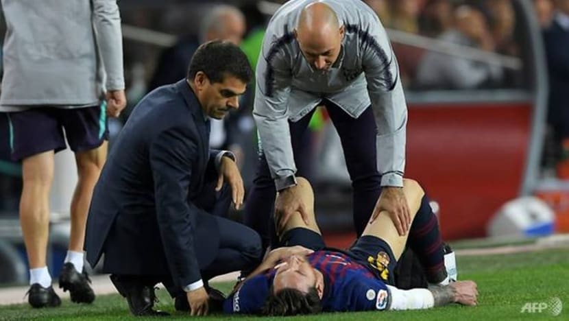 Patah lengan kanan; Messi terlepas aksi 3 minggu Patah lengan kanan; Messi terlepas aksi 3 minggu