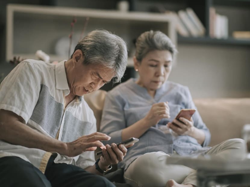 The misadventures of a daughter teaching her senior parents about texting and social media