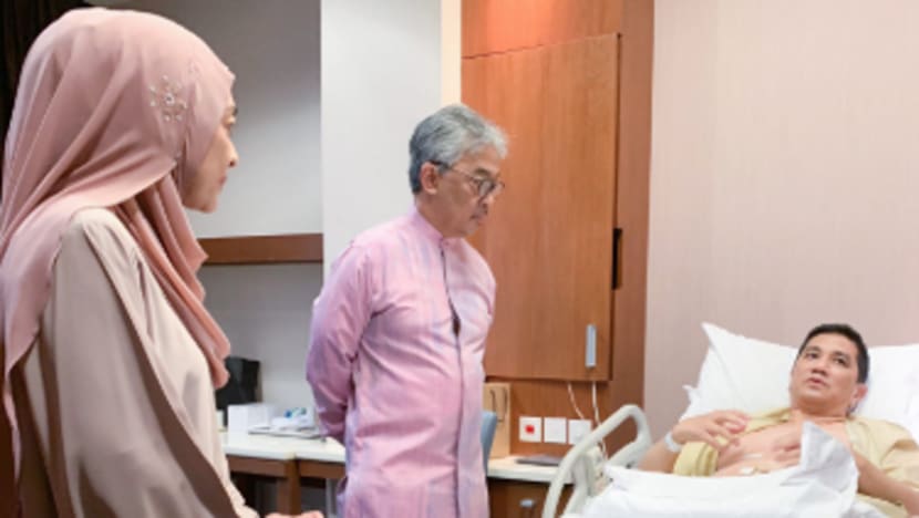 Selepas isteri Mahathir, Agong pula ziarah Azmin di hospital