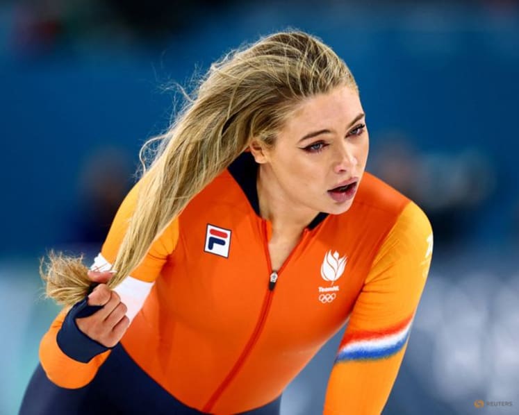Speed skating-'Social media queen' Leerdam uses growing spotlight to inspire young girls