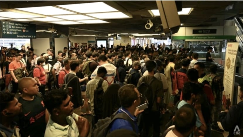 Laporan Bergambar: Gangguan khidmat MRT Laluan Timur-Barat