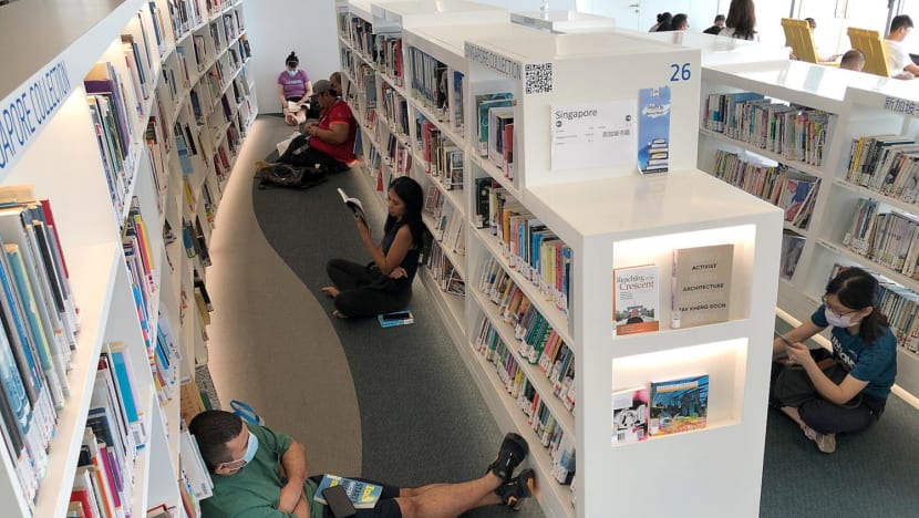 From sojourns at libraries to frolicking at the fountain, people find ways to keep cool as temperature soars