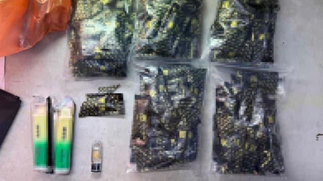 涉嫌走私丧尸烟弹入境 24岁青年被控上法庭