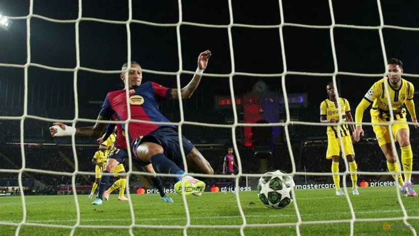 Barcelona coach Flick urges players to keep focus after 4-0 lead against Dortmund