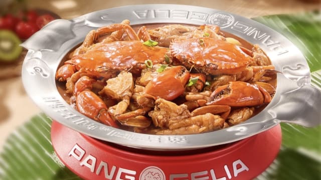 中国拥600多家分店！人气“胖哥俩肉蟹煲”狮城开业引长龙