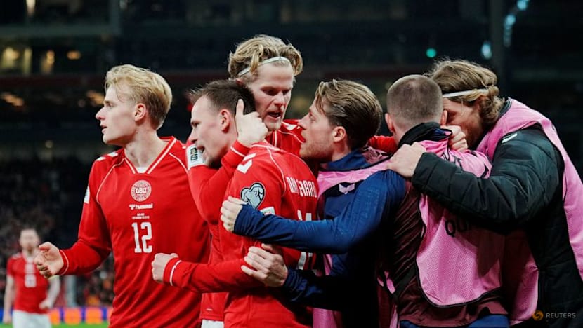 Isaksen double keeps alive Denmark's World Cup dream