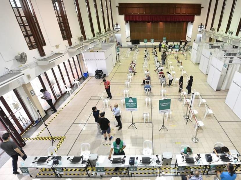 Seniors make up majority of Singaporean adults whose COVID-19 vaccination status has lapsed Seniors make up majority of Singaporean adults whose COVID-19 vaccination status has lapsed