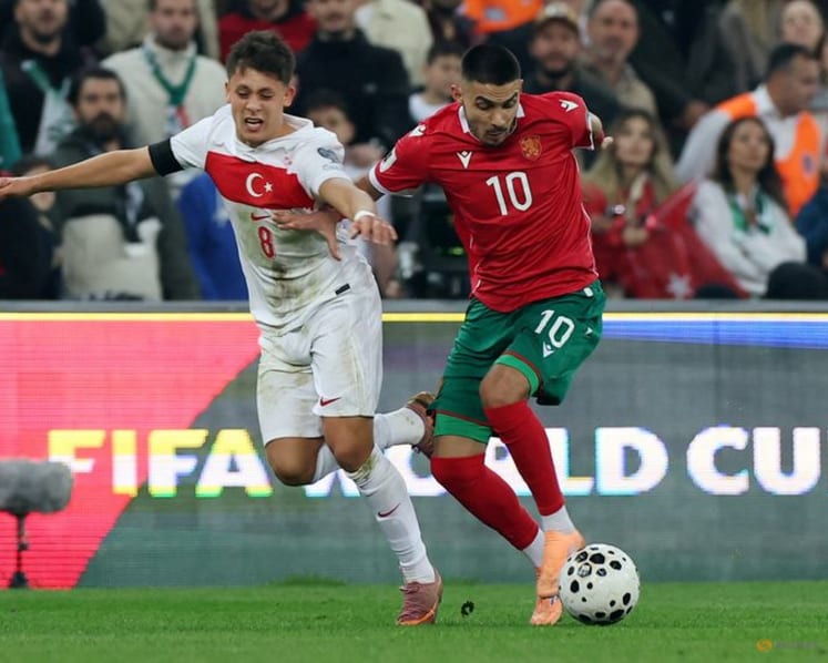 Turkey beat Bulgaria 2–0 to secure playoff place