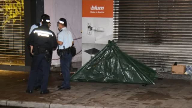 疑照顾病父压力过大 港男捅死父亲再自杀纵火
