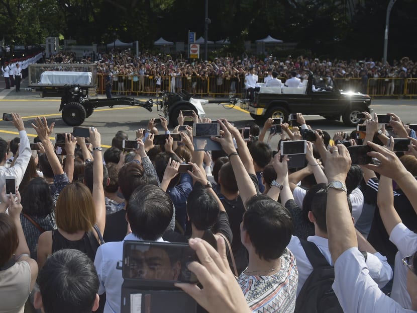Loyal staff give Mr Lee Kuan Yew final send-off