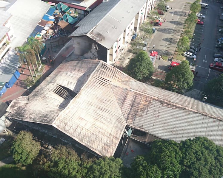 Fire guts Jurong West wet market, coffee shop