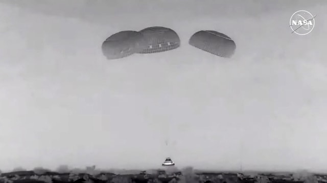 美国波音星际客机飞船不载人返回地球