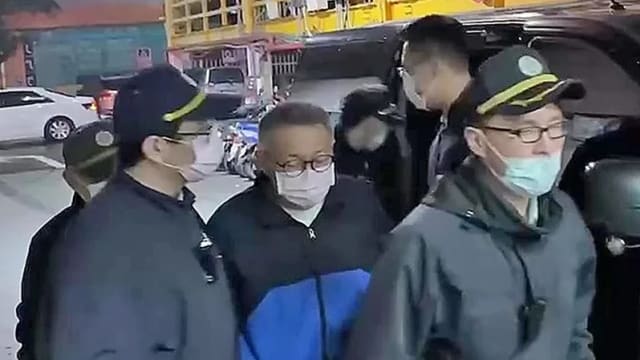 柯文哲获准外出 探视病危父亲