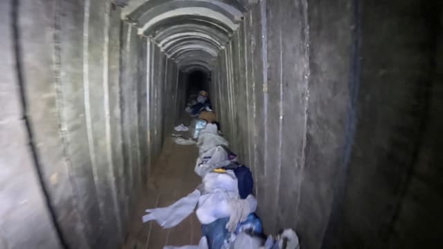 以军公开六人质遇害的隧道录像