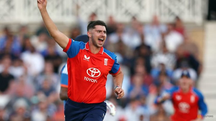 India blown away by England pace