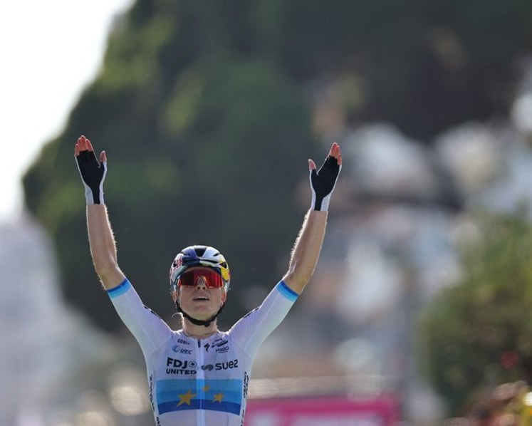 Vollering wins stage eight, takes Tour de France Femmes overall lead