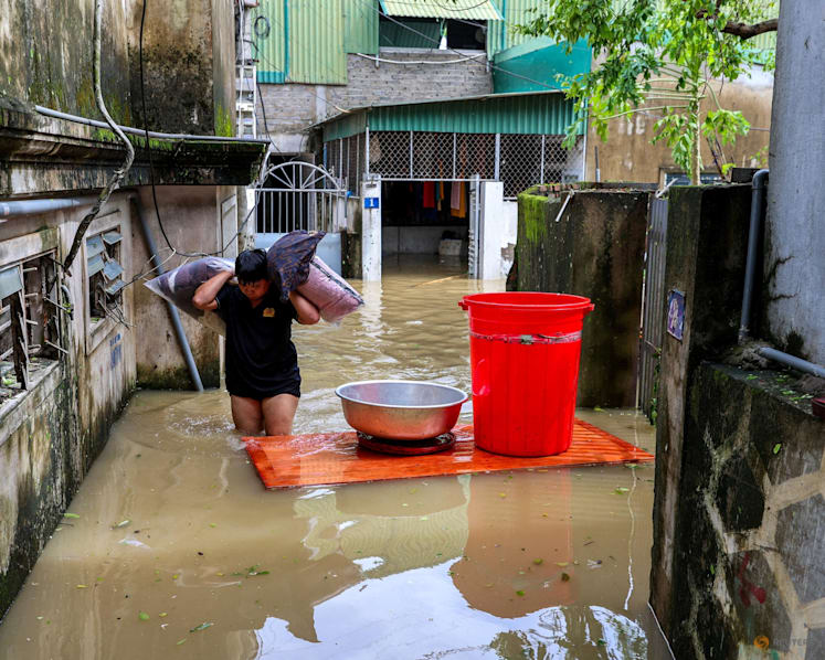 Bualoi death toll rises to 51 in Vietnam, banks told to support affected firms