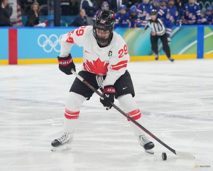 Ice hockey-Canada captain Poulin to undergo knee surgery for torn ACL and meniscus