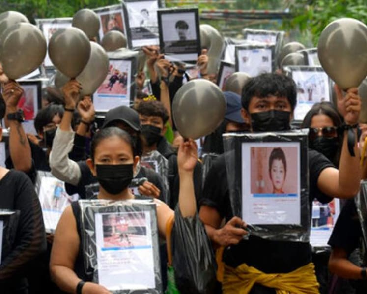 Myanmar's online pop-up markets raise funds for protest
