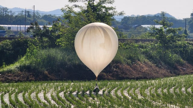 朝鲜再次向韩国境内空飘垃圾气球